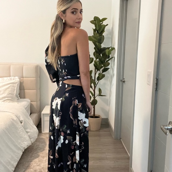 Set; pants and top ; Colombian designer; merc Maria Esperanza ; size S ; - Picture 3 of 3